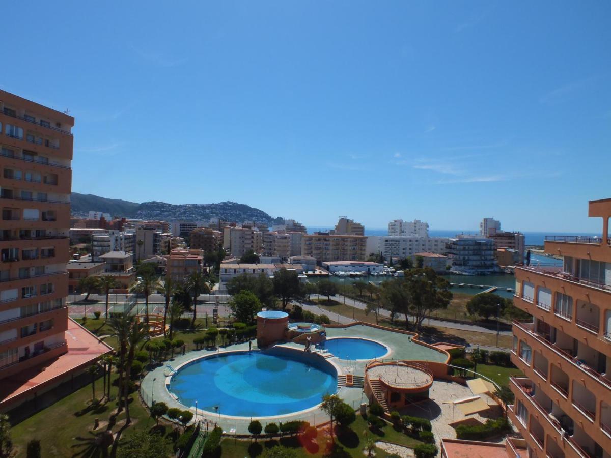 Rnet - Ir 7-42 Studios Roses Costa Brava Екстериор снимка